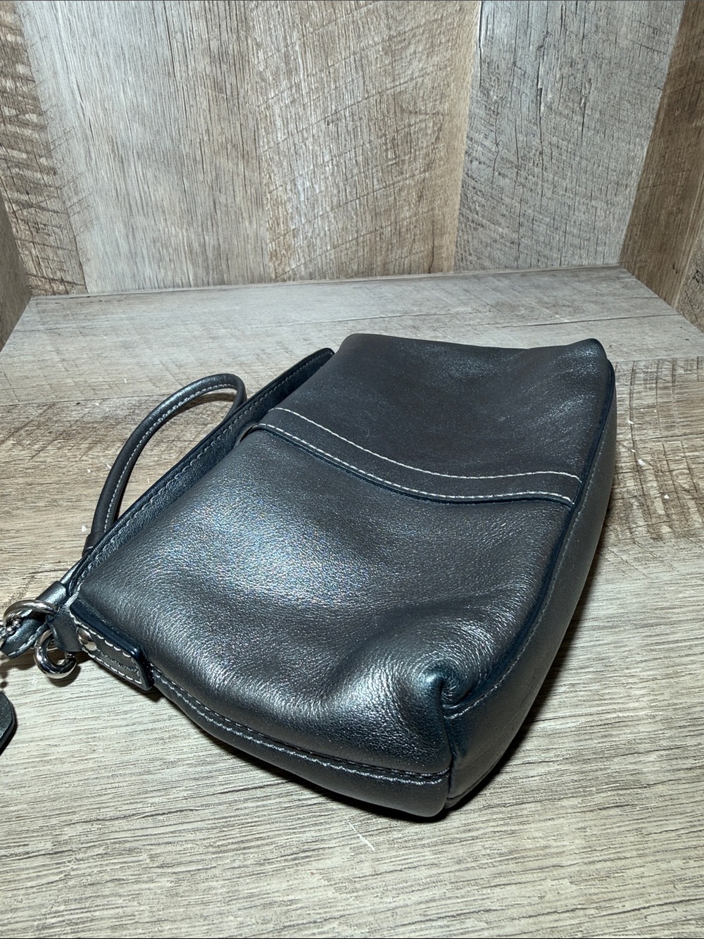 Coach Metallic Wristlet Turnlock Toggle Closure - Picture 5 of 12